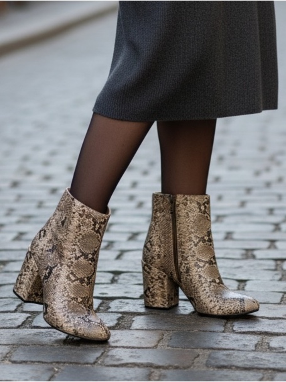 Vince Camuto Leather Snake Skin Print Block Heel Ankle Boot Size 9.5